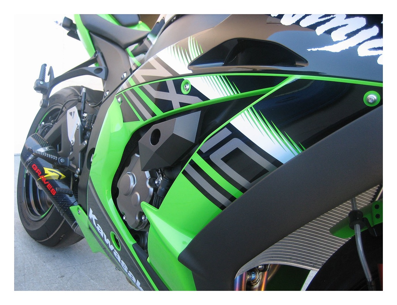 Graves Motorsports Graves Diamond Frame Sliders 6 Graves Motorsports Graves Diamond Frame Sliders - Image 6